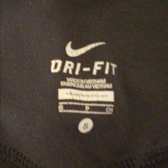 EUC Nike workout capris - Picture 3 of 3